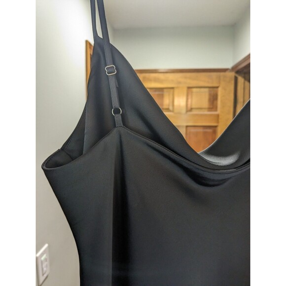 NWT Banana Republic Women's Spaghetti Strap V Neck Slip Dress Black Size Medium - Picture 4 of 8